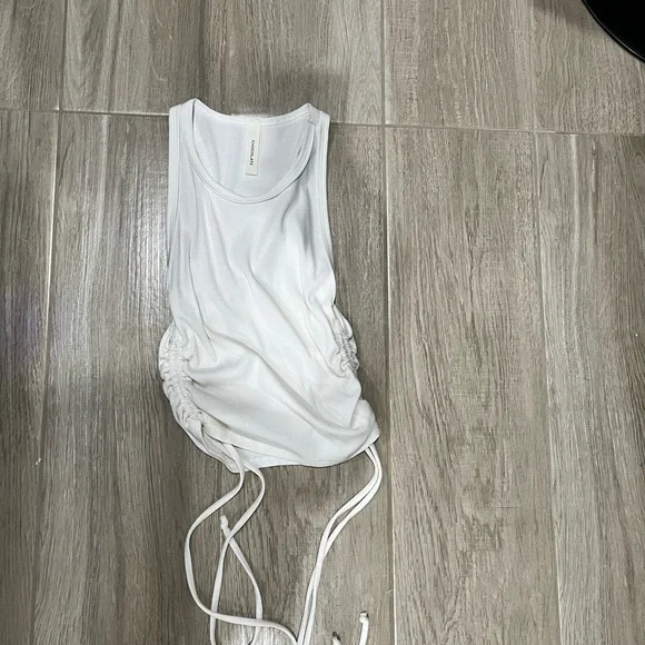 Clothing - Picture 14 of 16